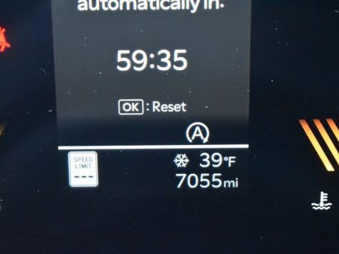 Used 2025 Kia Sorento S image 33