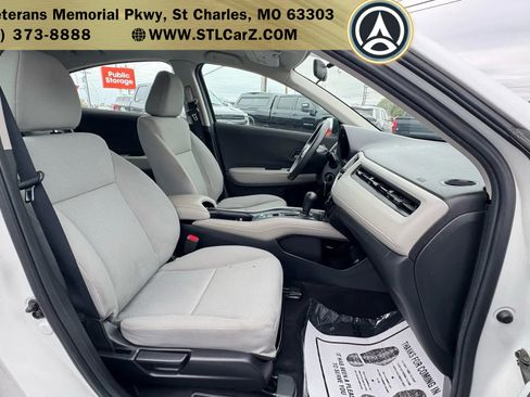 Used 2019 Honda HR-V LX image 17