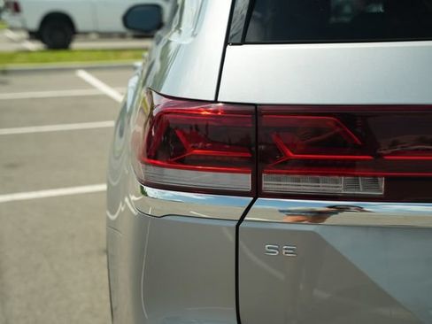 Used 2025 Volkswagen Atlas SE FWD image 42