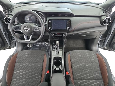 Certified 2023 Nissan Kicks SR FWD image 9