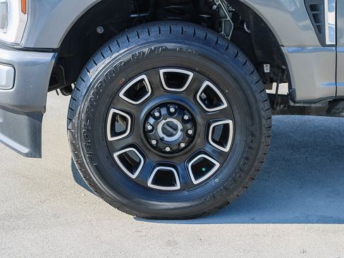 Used 2024 Ford F350 Platinum image 9