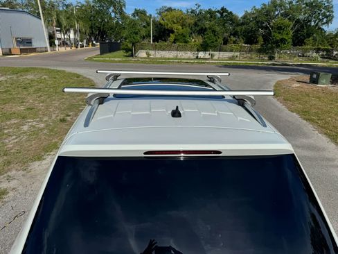 Used 2019 Volkswagen Tiguan SEL Premium image 8