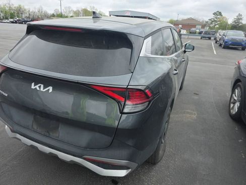 Used 2024 Kia Sportage LX FWD image 3