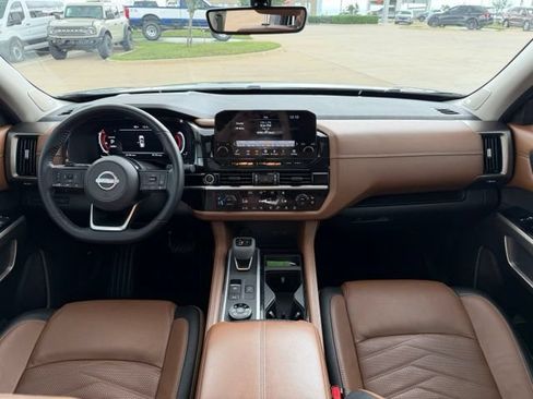 Used 2023 Nissan Pathfinder Platinum AWD/4WD image 25