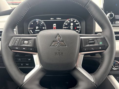 New 2025 Mitsubishi Outlander SEL AWD/4WD image 45