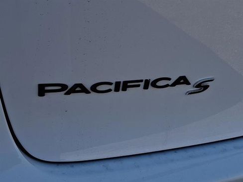 New 2026 Chrysler Pacifica Limited w/ S Appearance Package image 25