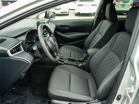 Certified 2025 Toyota Corolla LE FWD image 17