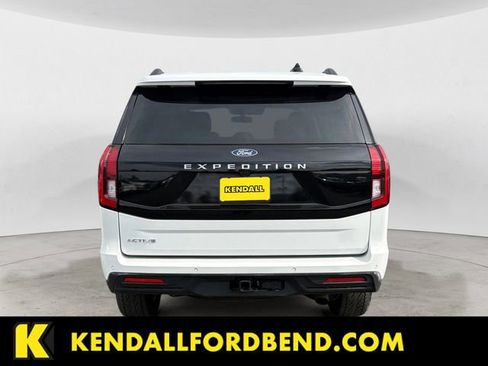 Certified 2025 Ford Expedition Active AWD/4WD image 4