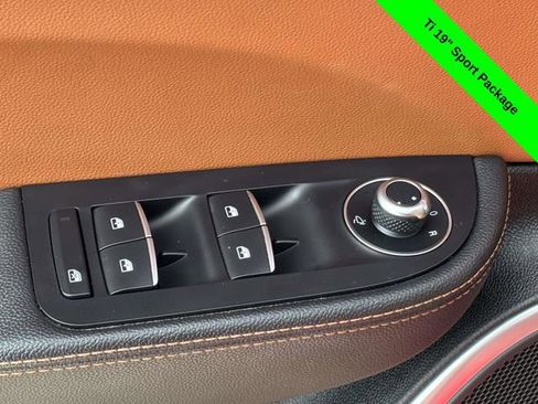 Used 2017 Alfa Romeo Giulia Ti w/ TI 19" Sport Package image 10