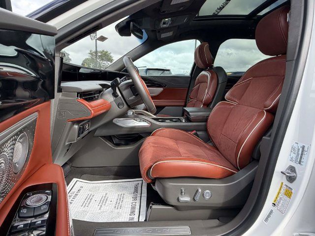 Certified 2024 Lincoln Nautilus Black Label w/ Jet Appearance Package (87T) AWD/4WD image 10