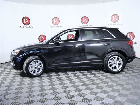 Used 2024 Audi Q3 2.0T Premium w/ Convenience Package image 5