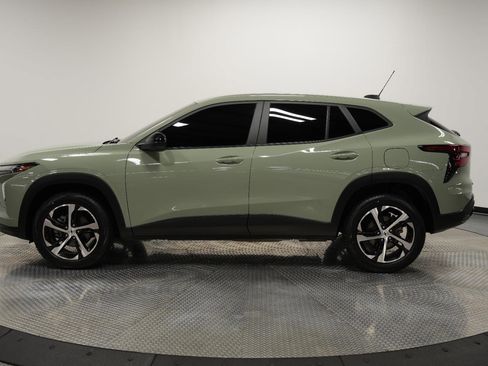 Used 2024 Chevrolet Trax RS w/ Driver Confidence Package image 4