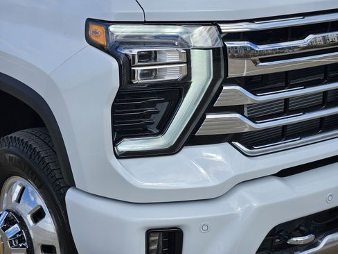 New 2026 Chevrolet Silverado 3500 High Country image 9