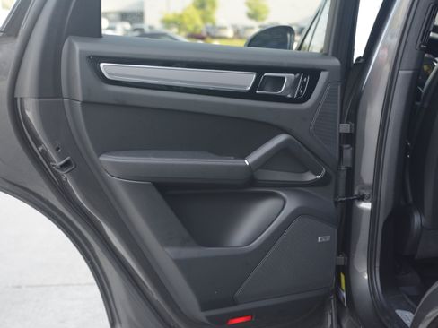 Certified 2021 Porsche Cayenne AWD/4WD image 22