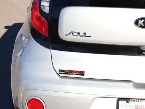 Used 2017 Kia Soul + image 14