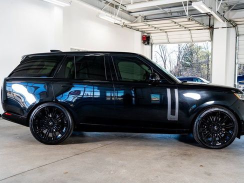 Used 2024 Land Rover Range Rover Autobiography image 5