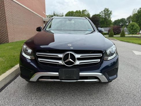 Used 2018 Mercedes-Benz GLC 300 4MATIC image 2