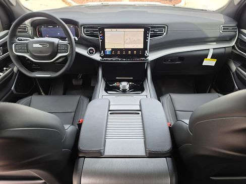 New 2026 Jeep Grand Wagoneer 2WD image 12