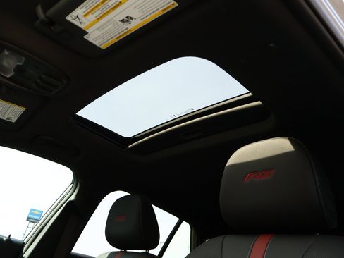 New 2026 Chevrolet Trax RS w/ Sunroof Package FWD image 18
