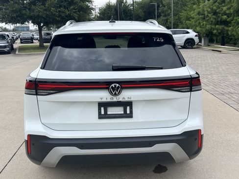 Certified 2026 Volkswagen Tiguan S FWD image 8
