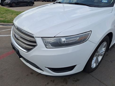 Used 2019 Ford Taurus SE image 10