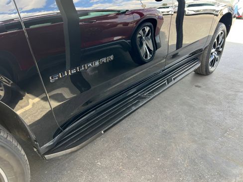 Used 2022 Chevrolet Suburban RST w/ Sport Performance Package image 16