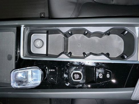 New 2026 Volvo XC60 B5 Plus w/ Protection Package Premier AWD/4WD image 16