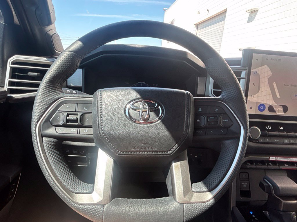 Used 2025 Toyota Tundra Limited AWD/4WD image 21