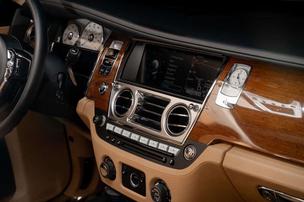 Used 2010 Rolls-Royce Ghost RWD image 18