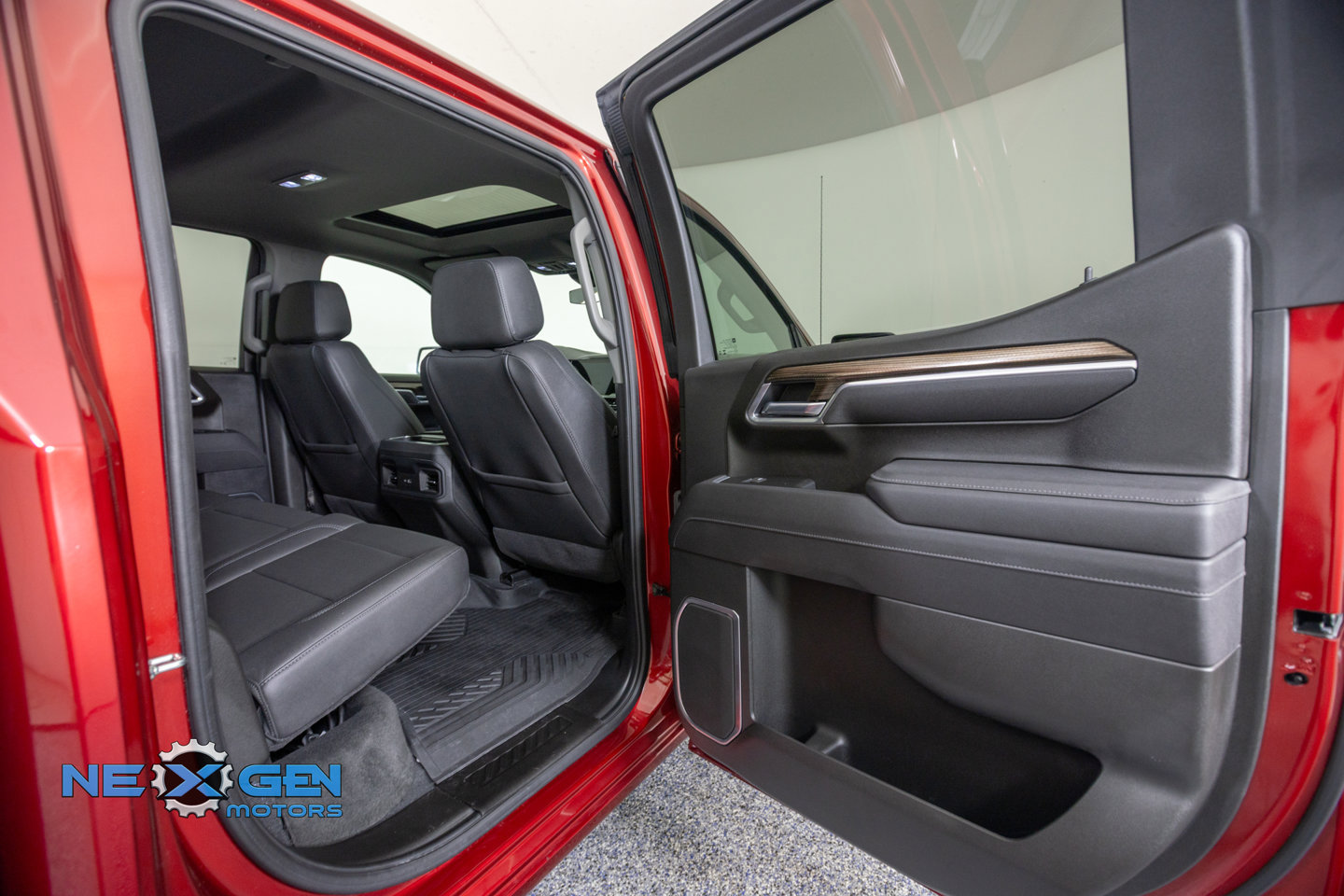Used 2025 Chevrolet Silverado 1500 RST w/ RST All Star Premium Package AWD/4WD image 36