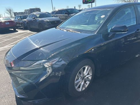 Used 2025 Toyota Camry LE image 36