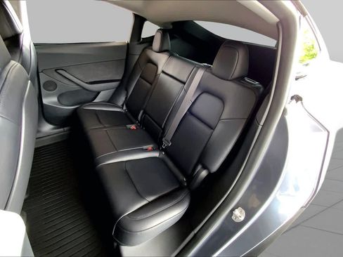 Used 2022 Tesla Model Y Performance AWD/4WD image 18