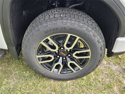 New 2026 GMC Sierra 1500 AT4 w/ AT4 Premium Package image 16