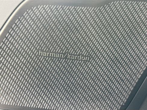 Certified 2023 Volvo XC60 B5 Plus image 19