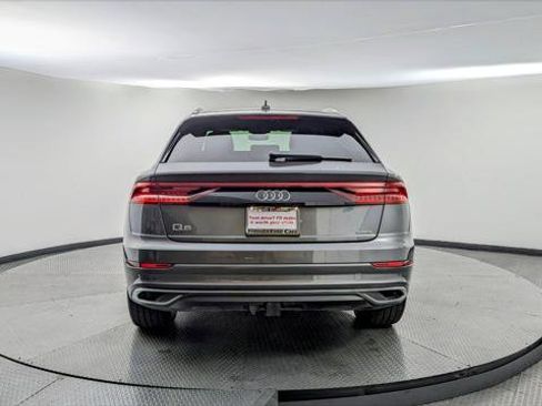 Used 2022 Audi Q8 Premium Plus w/ Premium Plus Package image 6