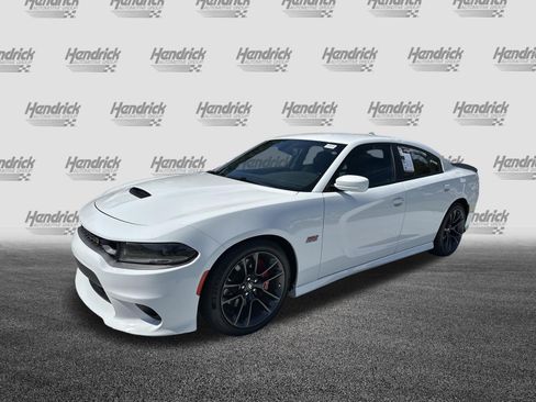 Used 2022 Dodge Charger Scat Pack RWD image 5