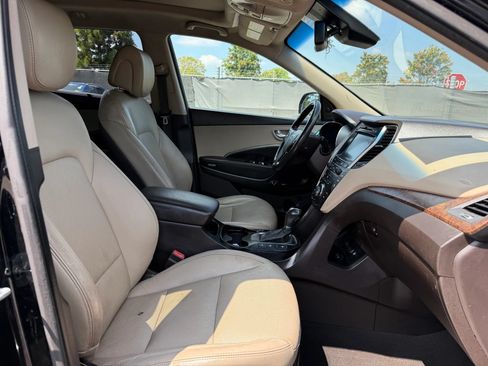 Used 2017 Hyundai Santa Fe Limited AWD/4WD image 18
