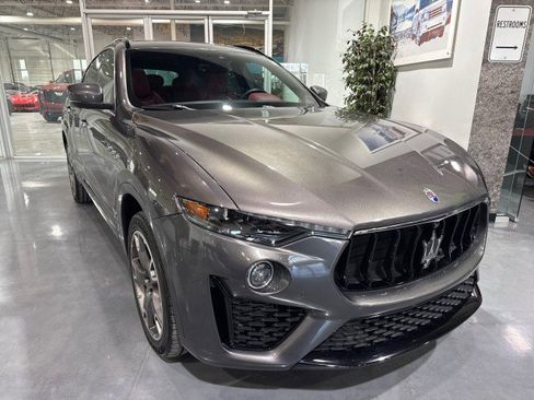 Used 2020 Maserati Levante GranSport image 19