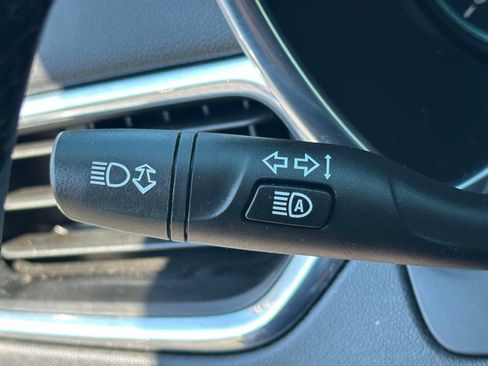 Used 2023 Chevrolet Equinox LT FWD image 23