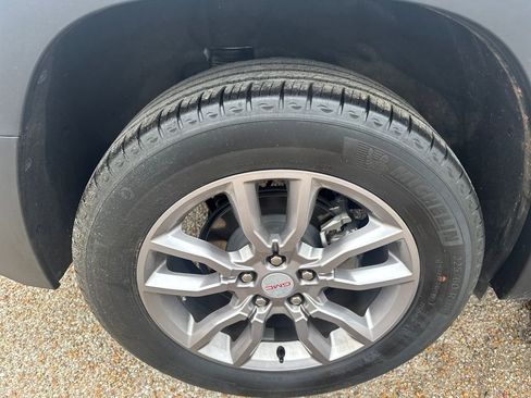 Used 2024 GMC Terrain SLT image 15