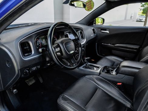 Used 2022 Dodge Charger SXT w/ Blacktop Package RWD image 20