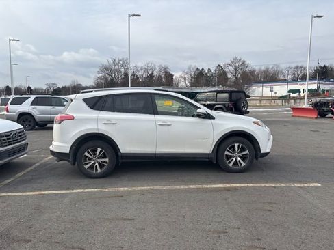 Used 2018 Toyota RAV4 XLE image 7