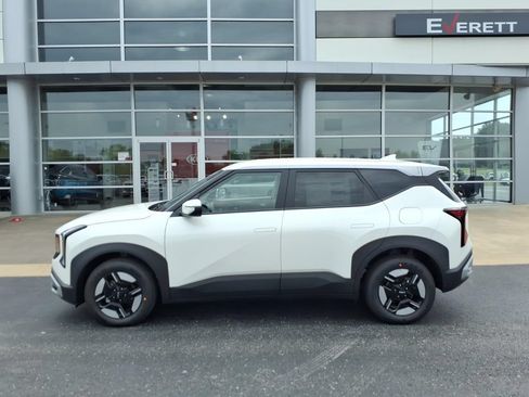 New 2027 Kia Seltos LX FWD image 4