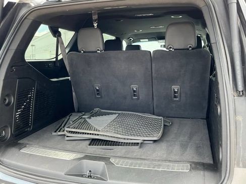 Used 2022 Chevrolet Suburban Z71 w/ Z71 Off-Road Package AWD/4WD image 23