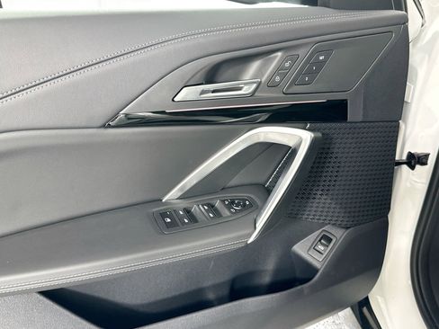 Used 2025 BMW X1 xDrive28i w/ Technology Package image 17