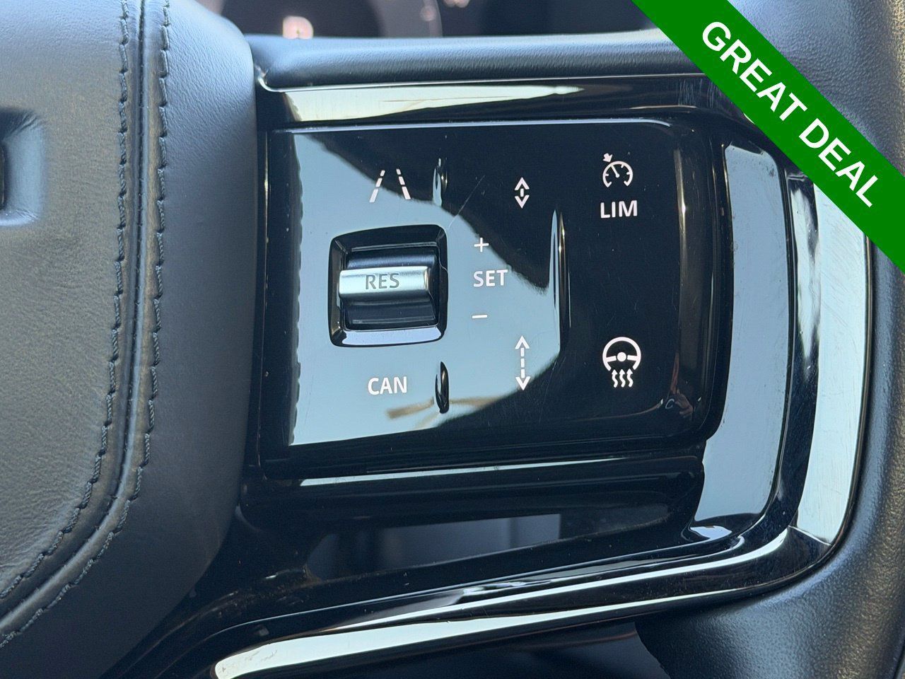 Used 2025 Land Rover Range Rover Velar Dynamic SE AWD/4WD image 19