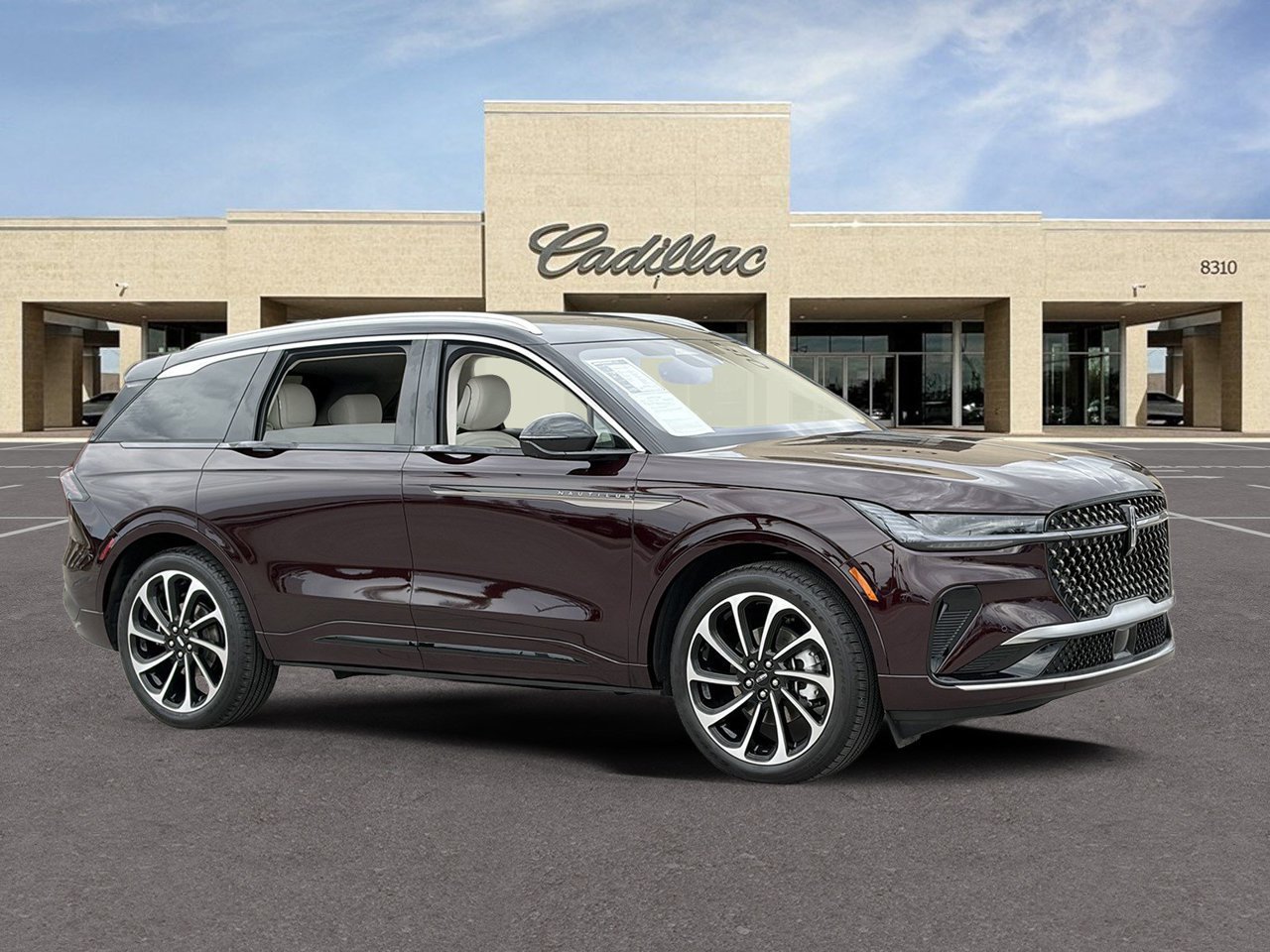 Used 2025 Lincoln Nautilus Black Label AWD/4WD image 3
