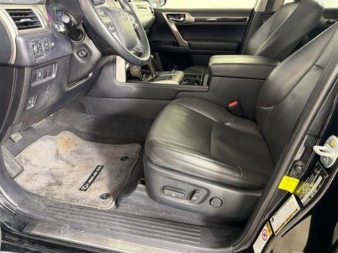 Used 2017 Lexus GX 460 w/ Navigation Package image 10