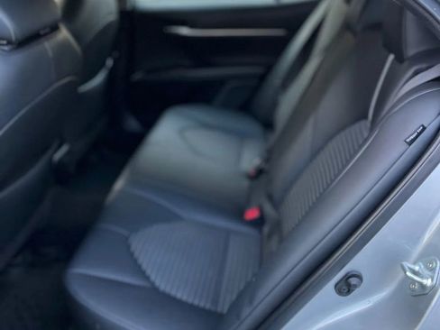 Used 2023 Toyota Camry SE image 11