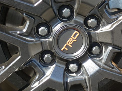Used 2025 Toyota Tundra Limited AWD/4WD image 20